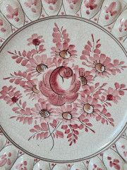 Тарелка декоративная винтажная Im Stil Karlsruhe с розовым цветочным декором, эффект кракелюра, керамика, 25 см, Германия, 1960-70гг.