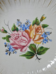 Bassano Italy im Still Круглое блюдо с фактурным краем "Розы и незабудки", 25 x 7см, Италия, 1960-70гг.