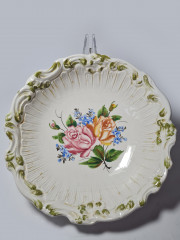 Bassano Italy im Still Круглое блюдо с фактурным краем "Розы и незабудки", 25 x 7см, Италия, 1960-70гг.