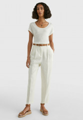 Tommy Hilfiger SCOOP NECK ROLLED SLEEVE Basic T-shirt ecru РУКАВ С ВЫСОКИМ ВЫРЕЗОМ Базовая футболка экрю