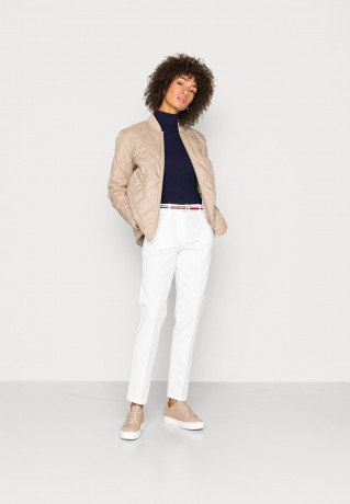 Tommy Hilfiger HAILEY PANT Chinos optic white БРЮКИ HAILEY Брюки чинос оптический белый