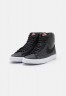 Nike Sportswear BLAZER MID 77 Sneaker high black/white BLAZER MID 77 Высокие кроссовки женские черно-белый