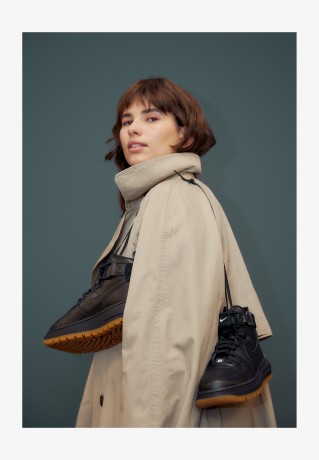 Nike Sportswear AF1 UT 2.0 Sneaker high black/summit white/orange/med brown AF1 UT 2.0 Высокие кроссовки женские черный/саммит белый/оранжевый/средне-коричневый