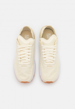 Nike Sportswear W WAFFLE ONE ESS Sneaker low coconut milk/sanddrift/lemon drop/summit white/white W WAFFLE ONE ESS кроссовки женские низкие кокосовое молоко/песок/лимонная капля/саммит белый/белый