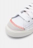 Nike Sportswear BLAZER MID #x27;77 JUMBO UNISEX Sneaker high white/black/sail/team orange BLAZER MID #x27;77 JUMBO UNISEX — Высокие кроссовки женские белый/черный/парус/командно-оранжевый