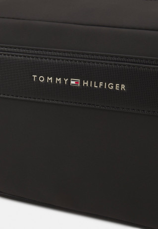 Tommy Hilfiger CASUAL WASHBAG Wash bag black CASUAL WASHBAG Сумка для стирки черный