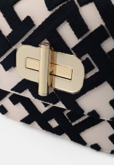 Tommy Hilfiger Across body bag feather white Сумка через плечо перо белое