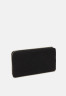 Tommy Hilfiger FLOW LARGE Wallet black FLOW LARGE Кошелек черный