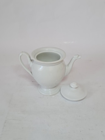 Чайник винтажный, белый фарфор, 14 x 15 см, Германия, 1960-70гг.