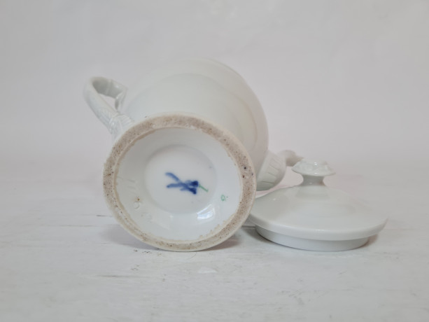 Чайник винтажный, белый фарфор, 14 x 15 см, Германия, 1960-70гг.