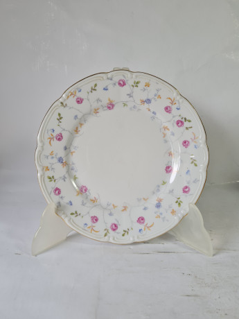 Набор тарелок винтажных Triptis-VEB, белый фарфор с разноцветным цветочным декором и позолоченным краем, 5 шт х 19 x 2 см, Германия, 1960-70гг.