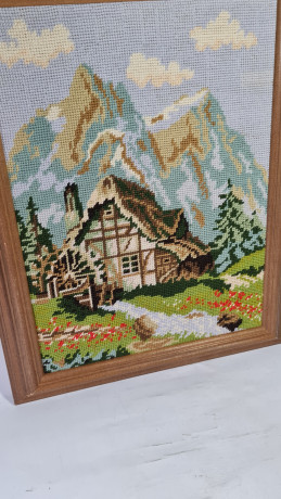 Картина винтажная Goeblin Im Stil "Дом в горах", вышивка в деревянной раме, 46,5 x 36,5 см, Германия, 1960-1970гг.