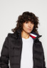 Tommy Hilfiger GLOBAL STRIPE COAT Down coat black GLOBAL STRIPE COAT Пуховик черный