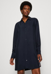 Tommy Hilfiger PIECED SHORT SHIRT DRESS Shirt dress desert sky КОРОТКОЕ ПЛАТЬЕ-РУБАШКА Платье-рубашка небо пустыни