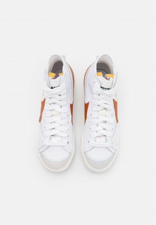 Nike Sportswear BLAZER MID #x27;77 JUMBO UNISEX Sneaker high white/dark russet/sail/celestine blue/team orange BLAZER MID #x27;77 JUMBO UNISEX — Высокие кроссовки женские белый/темно-красный/парус/голубой небесный/оранжевый командный
