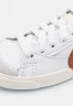 Nike Sportswear BLAZER MID #x27;77 JUMBO UNISEX Sneaker high white/dark russet/sail/celestine blue/team orange BLAZER MID #x27;77 JUMBO UNISEX — Высокие кроссовки женские белый/темно-красный/парус/голубой небесный/оранжевый командный