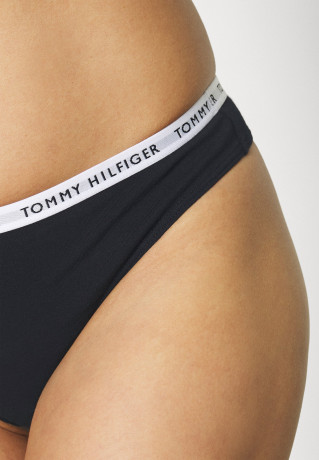 Tommy Hilfiger ESSENTIALS 3 PACK  Thong white/desert sky/primary red НАБОР ESSENTIALS 3 стринги белый/пустынное небо/основной красный