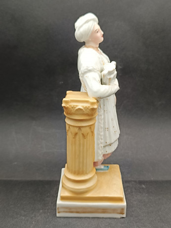 Статуэтка винтажная Im Stil Meissem "Мужчина в арабском костюме", фарфор, 20 х 10 см, Германия, 1960-70гг.