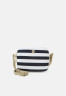 Tommy Hilfiger POPPY CROSSOVER Across body bag blue POPPY CROSSOVER Сумка через плечо синий
