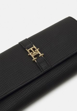 Tommy Hilfiger PLUSH LARGE FLAP WALLET Wallet black КОШЕЛЕК С БОЛЬШИМ КЛАПАНОМ PLUSH Бумажник черный