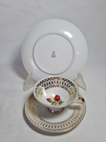 Чайное трио винтажное Winterling Marktleuthen Bavaria с алыми цветами и золотым декором, фарфор, Германия, 1960-70гг.