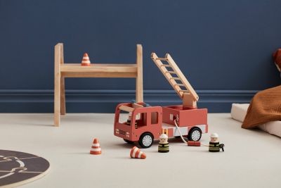 Kids Concept Feuerwehrauto Aiden aus Holz mit Zubehor Spielzeugautos Пожарная машина Эйден из дерева с аксессуарами машинки
