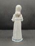 Статуэтка винтажная "Девочка с книгой" в бело-голубых тонах, фарфор, 22 х 7.5 см, ГДР, 1980-90гг.
