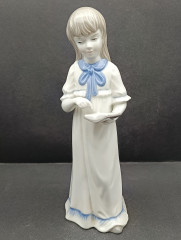 Статуэтка винтажная &quot;Девочка с книгой&quot; в бело-голубых тонах, фарфор, 22 х 7.5 см, ГДР, 1980-90гг.