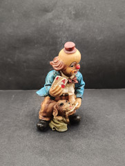 Статуэтка винтажная Im Stil Gilde &quot;Клоун с собакой и картами&quot;, фарфор, 14 см, Германия, 1970-80гг.