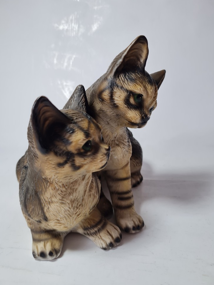 Купить Винтажная статуэтка Две кошки, 18см x 15.5см, Тайвань, 1960-70гг.  в интернет-магазине Diskontshop.eu Германия всего за 2 772 руб. в