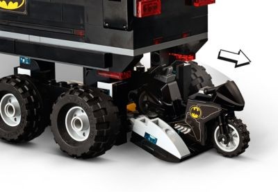 LEGO LEGO DC Universe Super Heroes 76160 Mobile Batbasis Мобильная бэтбаза LEGO DC Universe Super Heroes 76160