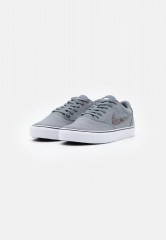 Nike SB CHRON 2 PREMIUM UNISEX Sneaker low cool grey/sangria/sail/white CHRON 2 PREMIUM UNISEX Низкие кроссовки женские холодный серый/сангрия/парус/белый