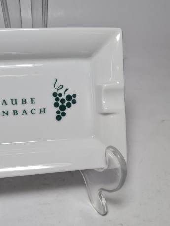 Пепельница винтажная Apilco Porcelain France, белый фарфор с изображением грозди винограда, 12 x 9 x 2 см, Франция, 1960-70гг.