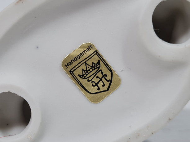 Фигурка винтажная Im Stil Goebel " Мальчик с топором и кроликом", ручная роспись, фарфор, 13 см, Тайвань, 1960-70гг.