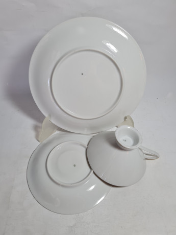 Чайное трио винтажное Im Stil Winterling Bavaria с колокольчиками и золотым узором. фарфор, Германия, 1960-70гг.