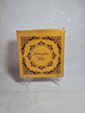 Тарелка декоративная винтажная "Весна", коллекция "Времена года", номерная, №1, ограниченный тираж, фарфор, 19 см, Германия, 1980 г.