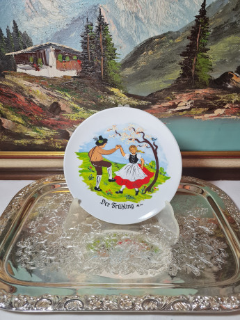 Тарелка декоративная винтажная "Весна", коллекция "Времена года", номерная, №1, ограниченный тираж, фарфор, 19 см, Германия, 1980 г.