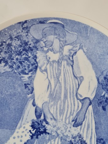 GUSTAVSBERG Декоративная тарелка "Девушка с венком", 12,5 см, Дания, 1950-60гг.