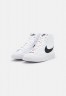 Nike Sportswear BLAZER 77 Sneaker high white/black BLAZER 77 Высокие кроссовки женские белый черный