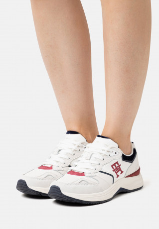 Tommy Hilfiger MODERN PREPPY RUNNER Trainers white MODERN PREPPY RUNNER — Кроссовки белый