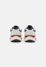 Tommy Hilfiger MODERN PREPPY RUNNER Trainers white MODERN PREPPY RUNNER — Кроссовки белый
