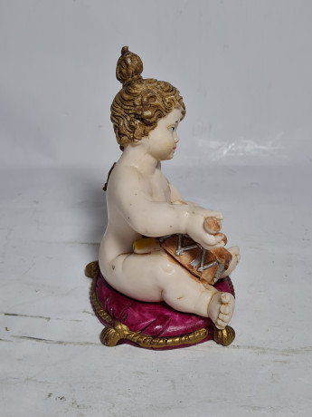 Статуэтка винтажная "Девочка с барабаном", фарфор, 8 x 11,5 см, Италия, 1960-70гг.