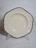 Тарелка винтажная Rosenthal  с фигурным краем и золотисто-серебристой окантовкой, слоновая кость, фарфор, 25,5 x 4 см, Германия, 1960-1970гг.
