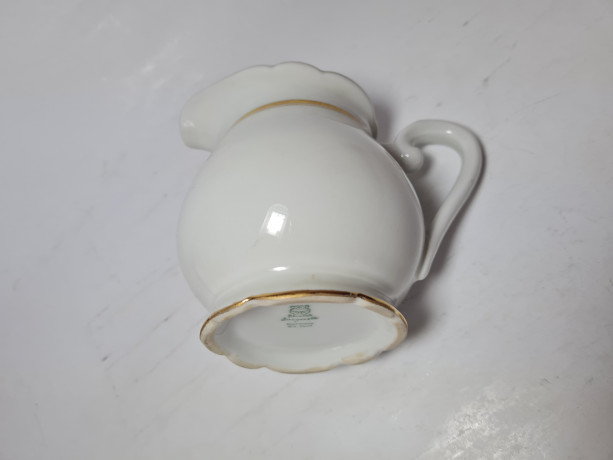 Молочник винтажный фарфоровый PMR Jaeger&Co Bavaria, белый с золотым ободком, 10,5 x 13 см, Германия, 1960-70гг.