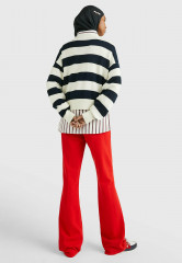 Tommy Hilfiger STRIPE BOXY Jumper light h stp desert sky ecru STRIPE BOX джемперы свет h stp пустыня небо экрю