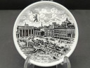 Тарелка декоративная винтажная HLR Berlin "Бранденбургские ворота и площадь. 1930", сувенирная, ч/б, фарфор, 10 см, Германия, 1980-90гг.