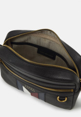 Tommy Hilfiger PREMIUM CAMERA BAG UNISEX Across body bag black PREMIUM CAMERA BAG UNISEX Сумка через плечо черный
