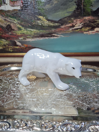 Фигурка винтажная Im Stil Royal Copenhagen "Белый медведь", фарфор, 15 см, Германия, 1960-70гг.