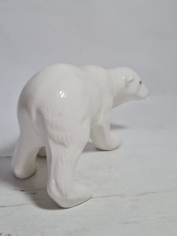 Фигурка винтажная Im Stil Royal Copenhagen "Белый медведь", фарфор, 15 см, Германия, 1960-70гг.