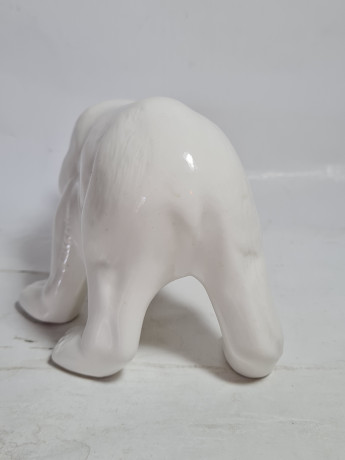 Фигурка винтажная Im Stil Royal Copenhagen "Белый медведь", фарфор, 15 см, Германия, 1960-70гг.